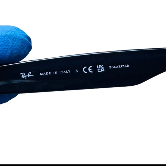 RAY-BAN Polarized Sunglasses New Wayfarer RB 2132 6607/78 Matte (Dark) Blue EUC - Picture 7 of 13